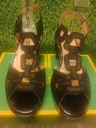 Sandalias negras con brillo