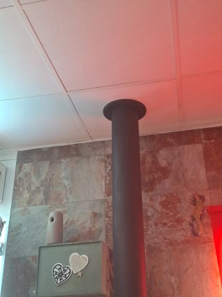 Chimenea de metal y cristal