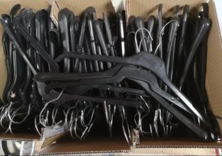 Lote 100 Perchas Plástico Negras