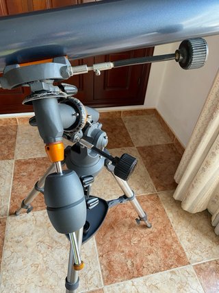Telescopio Celestron AstroMaster 90EQ
