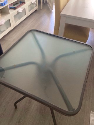 Mesa de cristal y metal negra