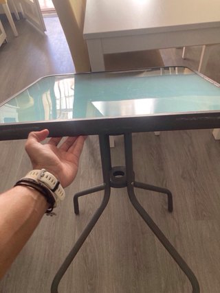 Mesa de cristal y metal negra