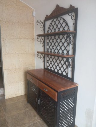 Mueble madera y forja