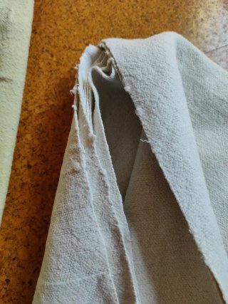 Dos mantas antiguas