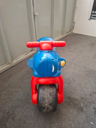 Moto correpasillos azul Spiderman