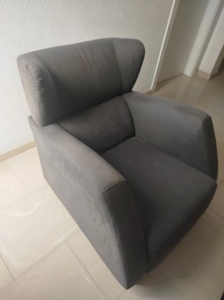 Butaca de tela gris