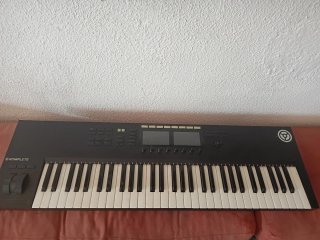 Native Instruments Kontrol S61 MK2