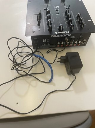 Mesa de mezclas Numark M2