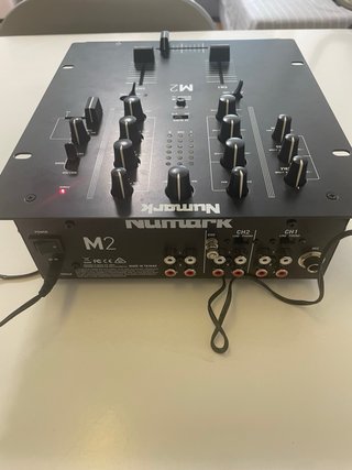 Mesa de mezclas Numark M2