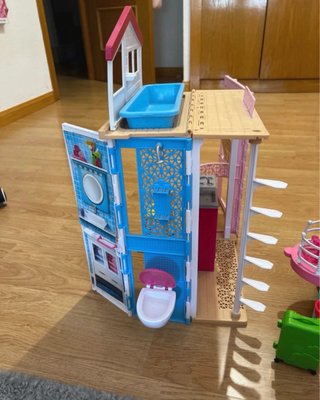 Casita de Barbie y de su hermana Chelsea.