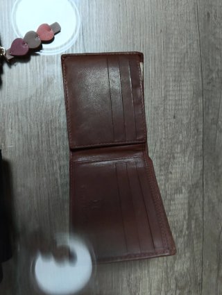 Cartera de piel marrón para hombre