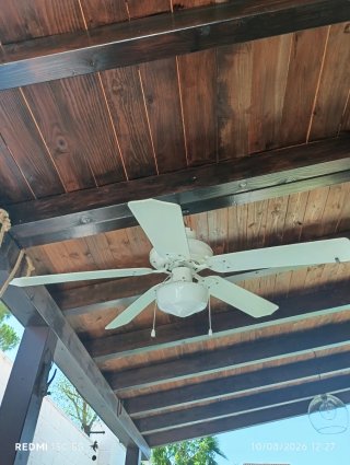 Ventilador de techo blanco