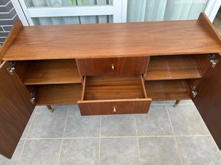 Mueble aparador estilo mid century