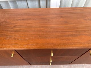Mueble aparador estilo mid century