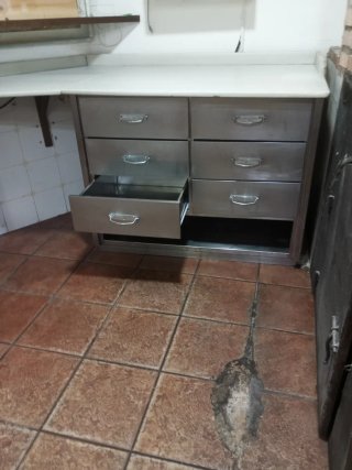 Mesa cajonera acero inoxidable y mármol