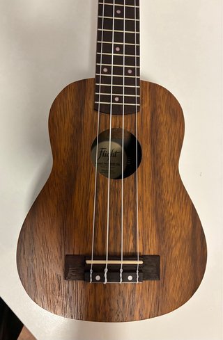 Ukelele soprano Flight con funda