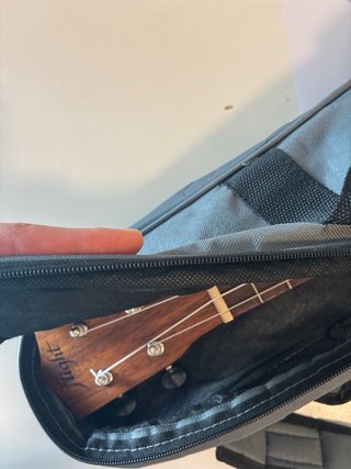 Ukelele soprano Flight con funda