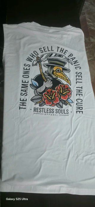 Camisetas  con calavera y surf 3 cada una