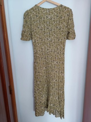Vestido midi floral verde