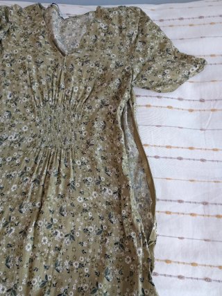 Vestido midi floral verde