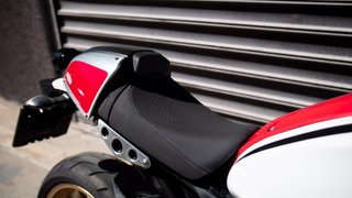 YAMAHA XSR900