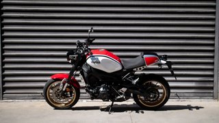 YAMAHA XSR900