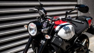 YAMAHA XSR900