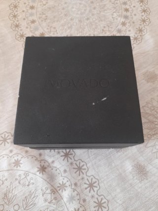Caja de reloj Movado negra