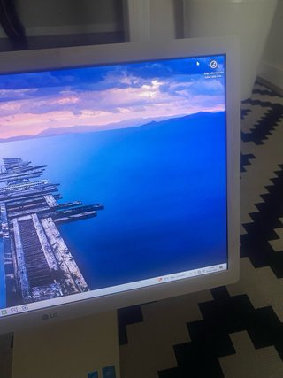 LG All in One 22 Celeron 4GB RAM 500GB HDD