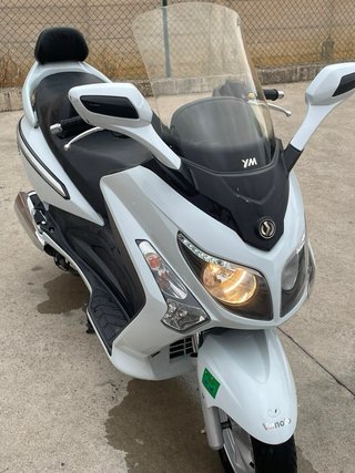 SYM GTS 125 EVO Maxi Scooter