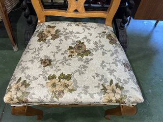 SILLA CLÁSICA ESTILO VINTAGE