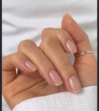 Manicura semipermanente a 8€