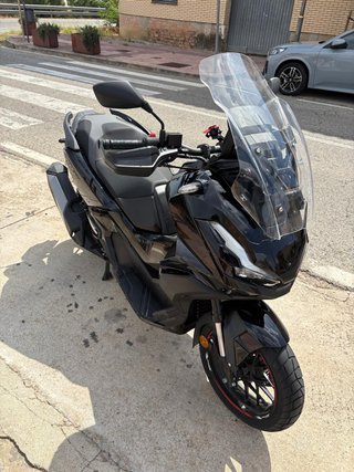 Honda ADV 350 2025 | 2.200 km | Garantía 2028