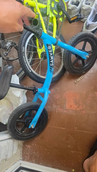 Bici sin pedales Sawyer azul