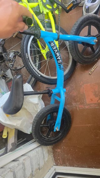 Bici sin pedales Sawyer azul