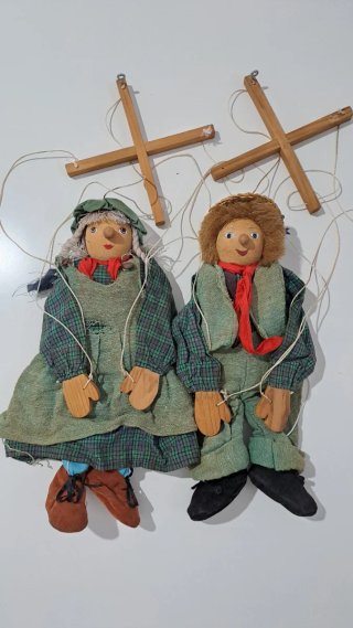 Marionetas de madera artesanales