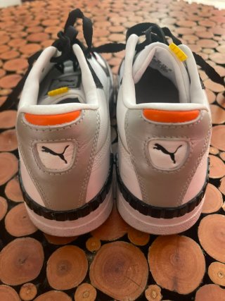 Zapatillas Puma Blancas y Rosas