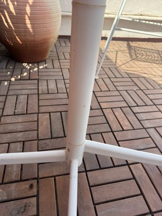 Mesa alta de exterior blanca