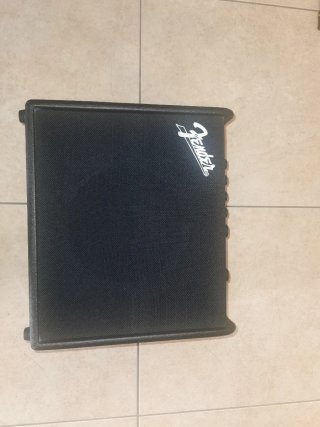 Guitarra Godin con muy poco uso, con Funda y ampli