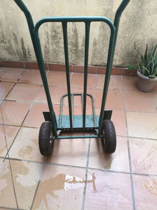 Carretilla de trabajo verde