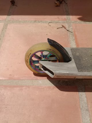 Patinete Freestyle Negro – Ideal para Trucos y Ska