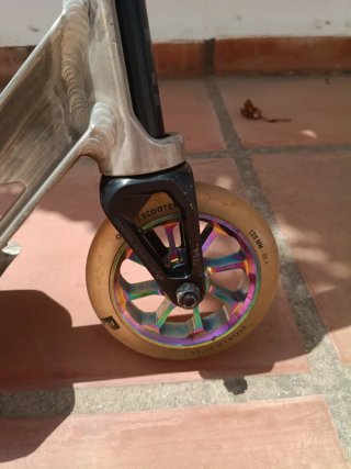 Patinete Freestyle Negro – Ideal para Trucos y Ska