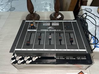 Consola di mix audio SM-500 di Acoustic Control