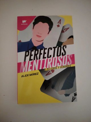 Estuche Perfectos Mentirosos