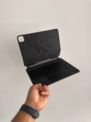 iPad Air 5 M1 256GB 5G + Magic Keyboard Apple