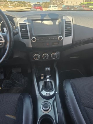 Mitsubishi Outlander 2012 7 plazas