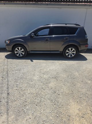Mitsubishi Outlander 2012 7 plazas