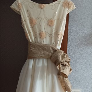 Vestido de fiesta beige y dorado Talla 40