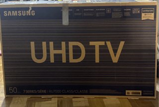 Televisor Samsung de 50 pulgadas, modelo UE50RU702