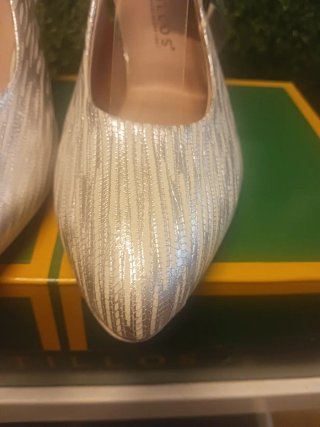 Zapato destalonado plateado